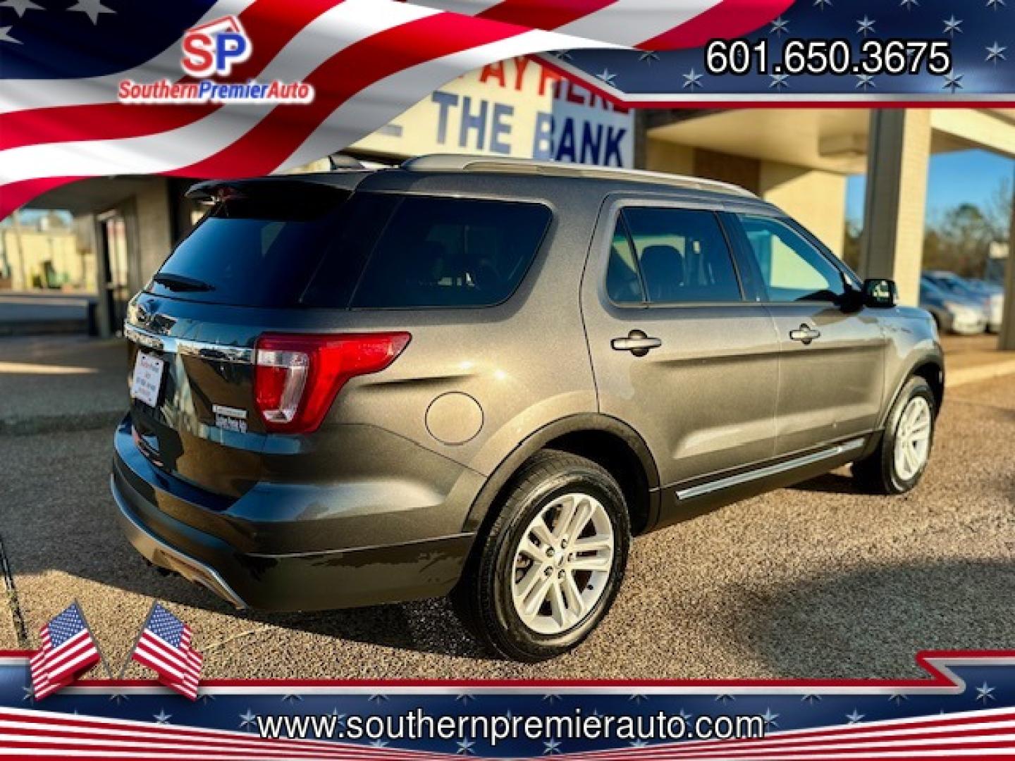 2016 GRAY FORD EXPLORER XLT (1FM5K7DH5GG) , located at 922 W. Beacon St., Philadelphia, MS, 39350, (601) 650-3675, 32.770447, -89.127151 - Photo#5